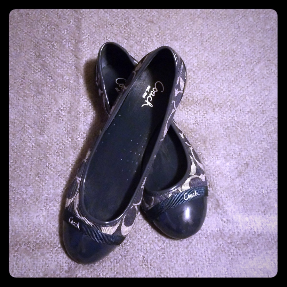 Coach flats